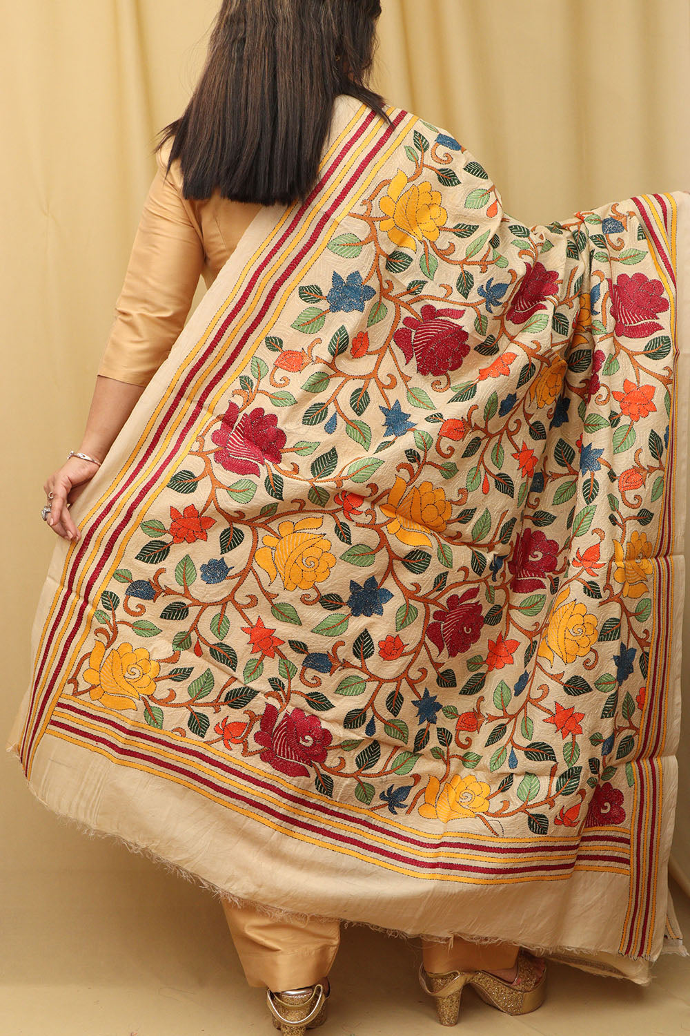 Pastel Kantha Tussar Silk Dupatta: Hand Embroidered - Luxurion World