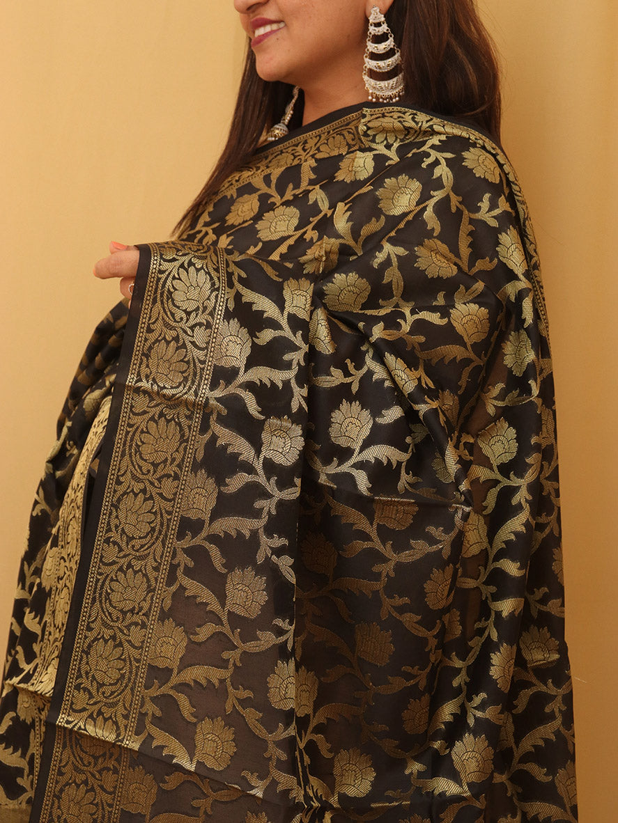 Black Banarasi Silk Dupatta - Luxurion World