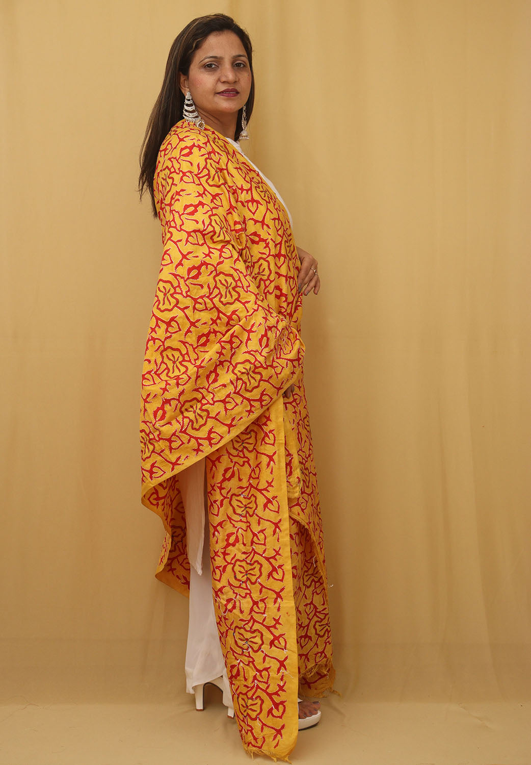 Stunning Yellow Kantha Silk Dupatta with Hand Embroidery - Luxurion World