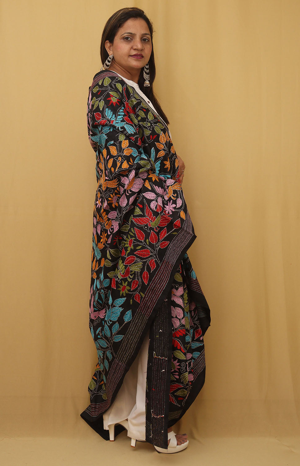Exquisite Black Kantha Silk Dupatta with Hand Embroidery - Luxurion World