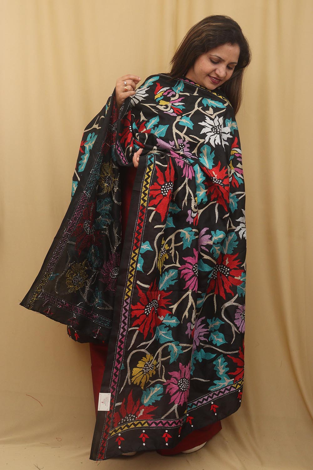 Elegant Black Hand Embroidered Kantha Silk Dupatta - Luxurion World