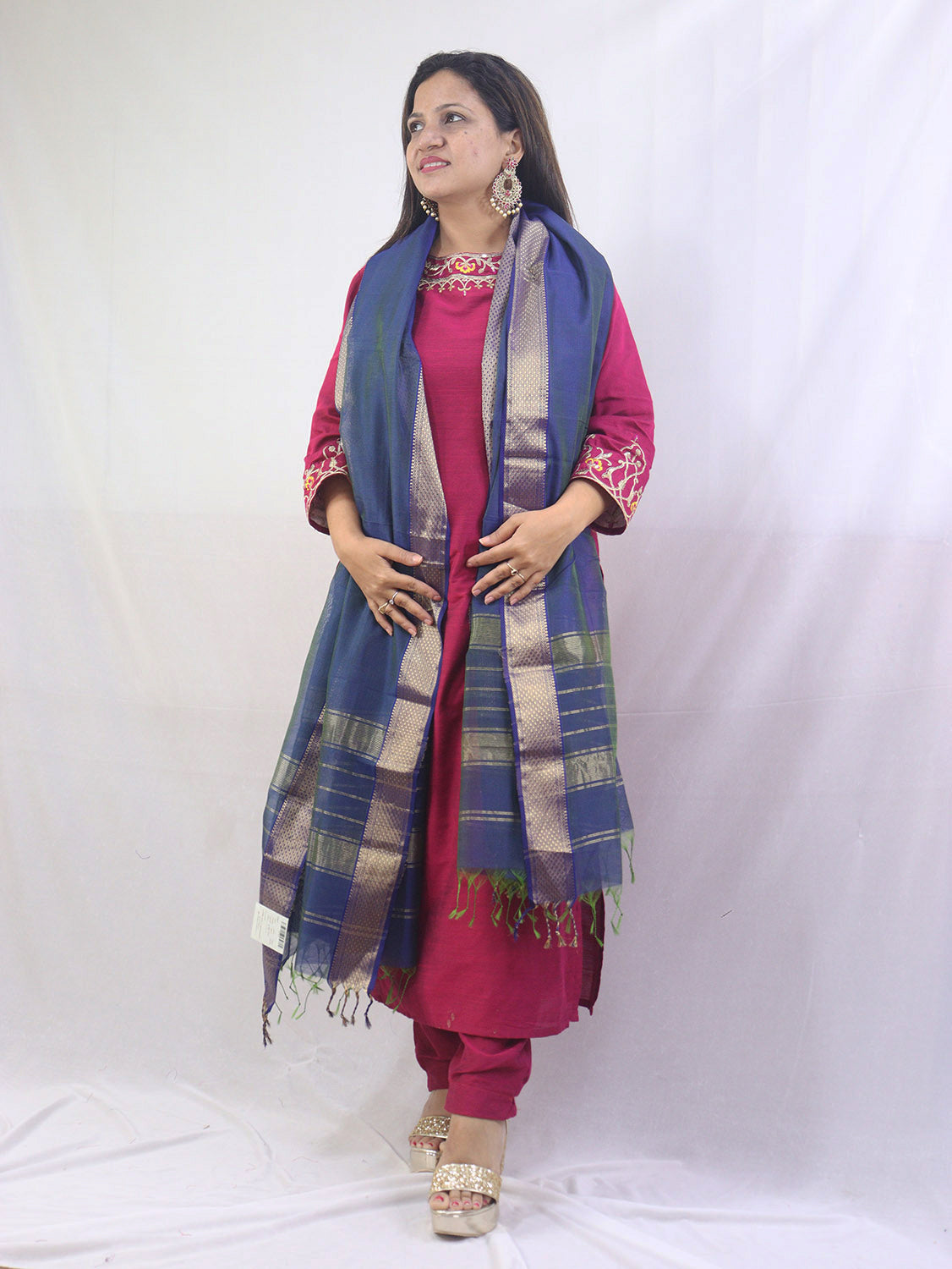 Stunning Blue Maheshwari Silk Cotton Dupatta - Handloom Woven - Luxurion World