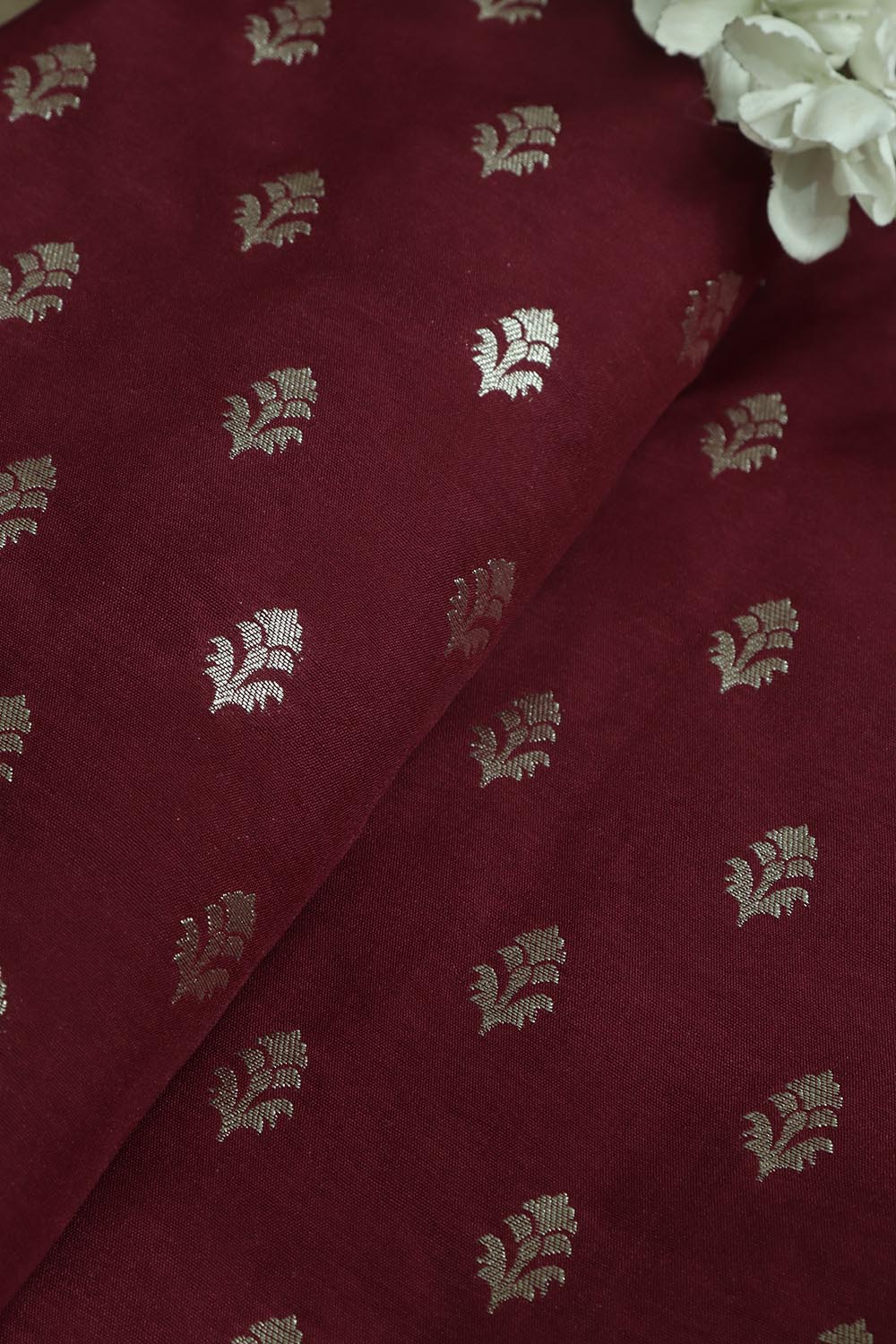 Stunning Maroon Banarasi Silk Fabric ( 1 Mtr ) - Luxurion World
