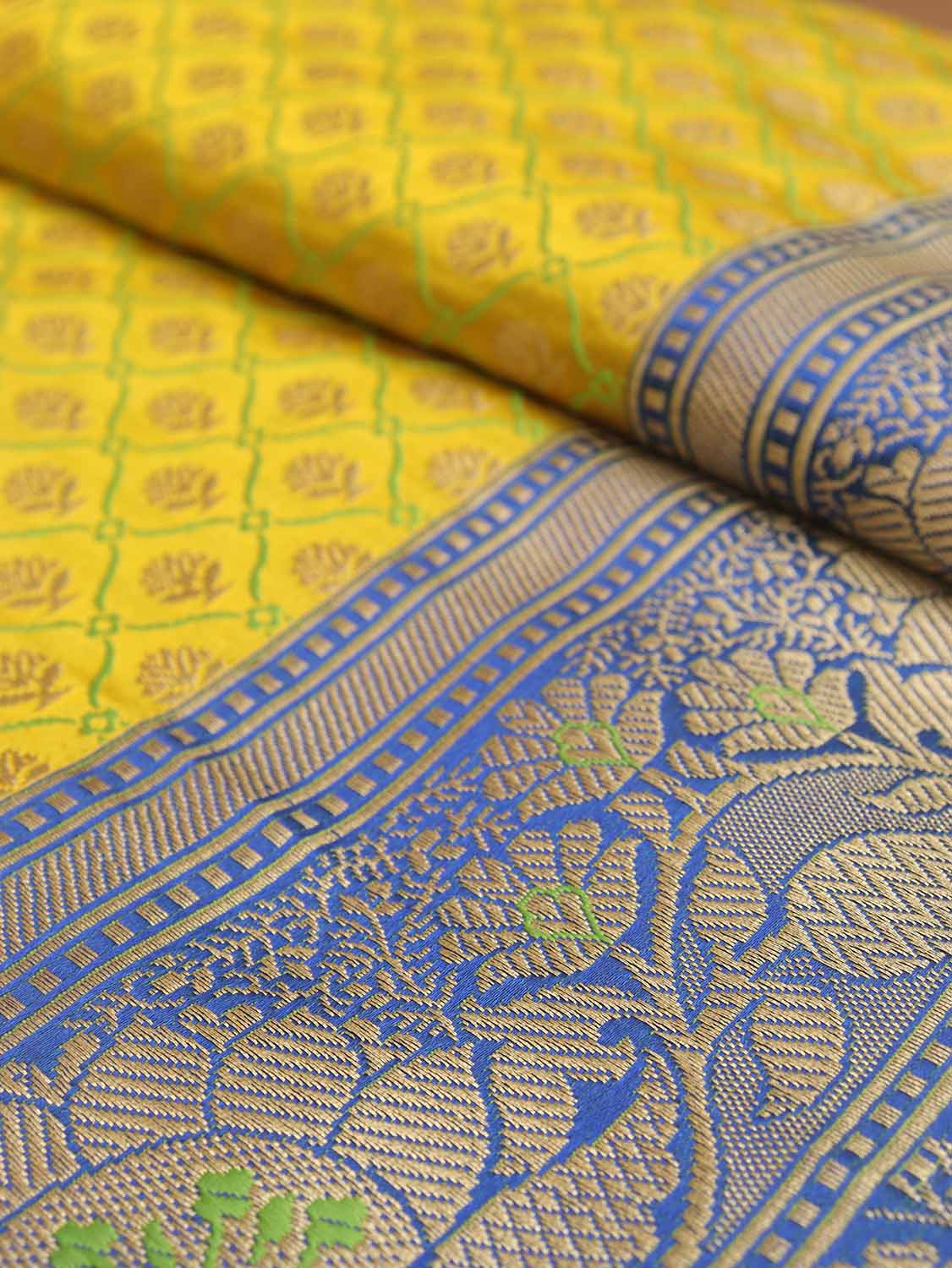 Green Banarasi Silk Fabric ( 1 Mtr ) - Luxurion World