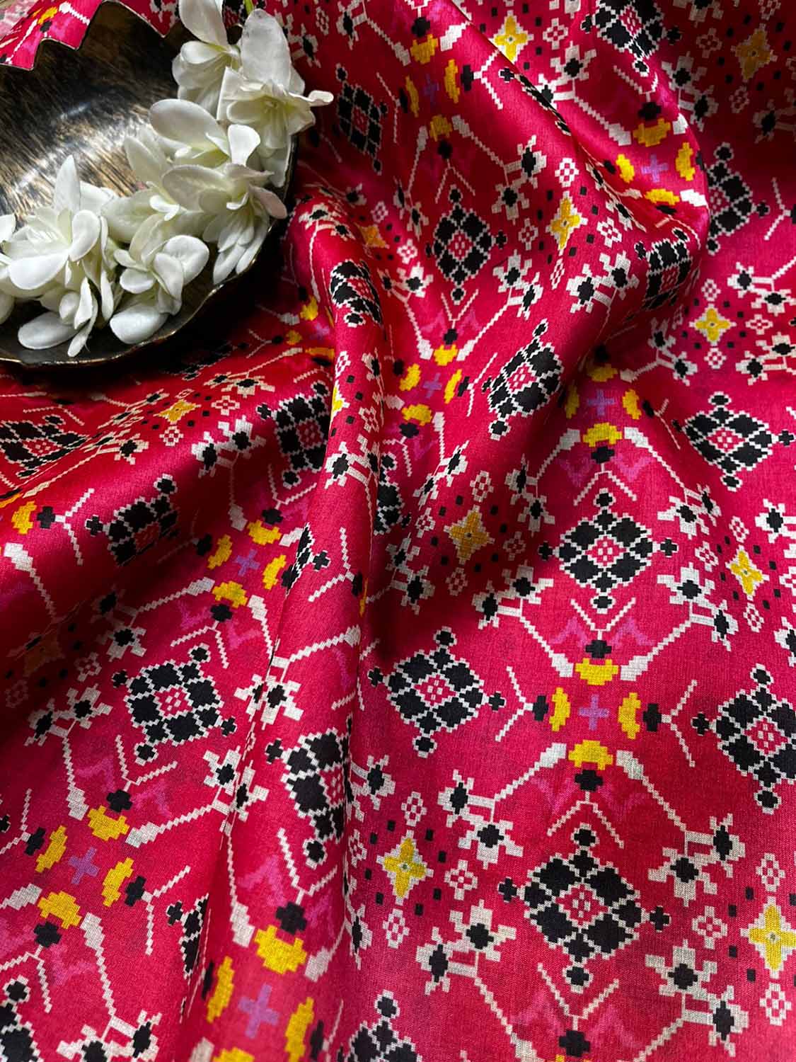 Pink Digital Printed Patola Design Tussar Silk Fabric ( 2.5 Mtr ) - Luxurion World