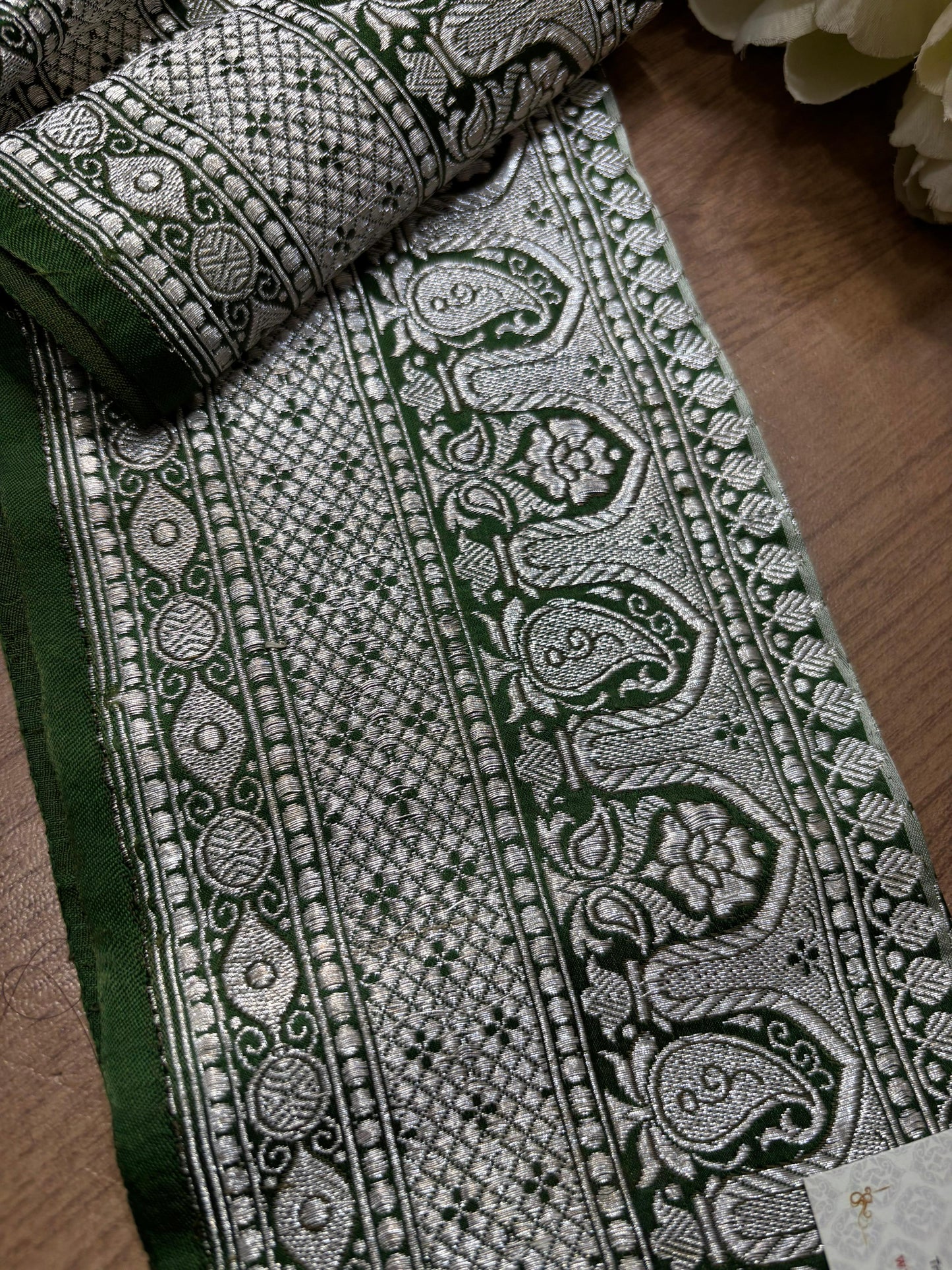 Green Banarasi Handloom Vintage Pure Silk Border ( 1.75 Mtr ) - Luxurion World