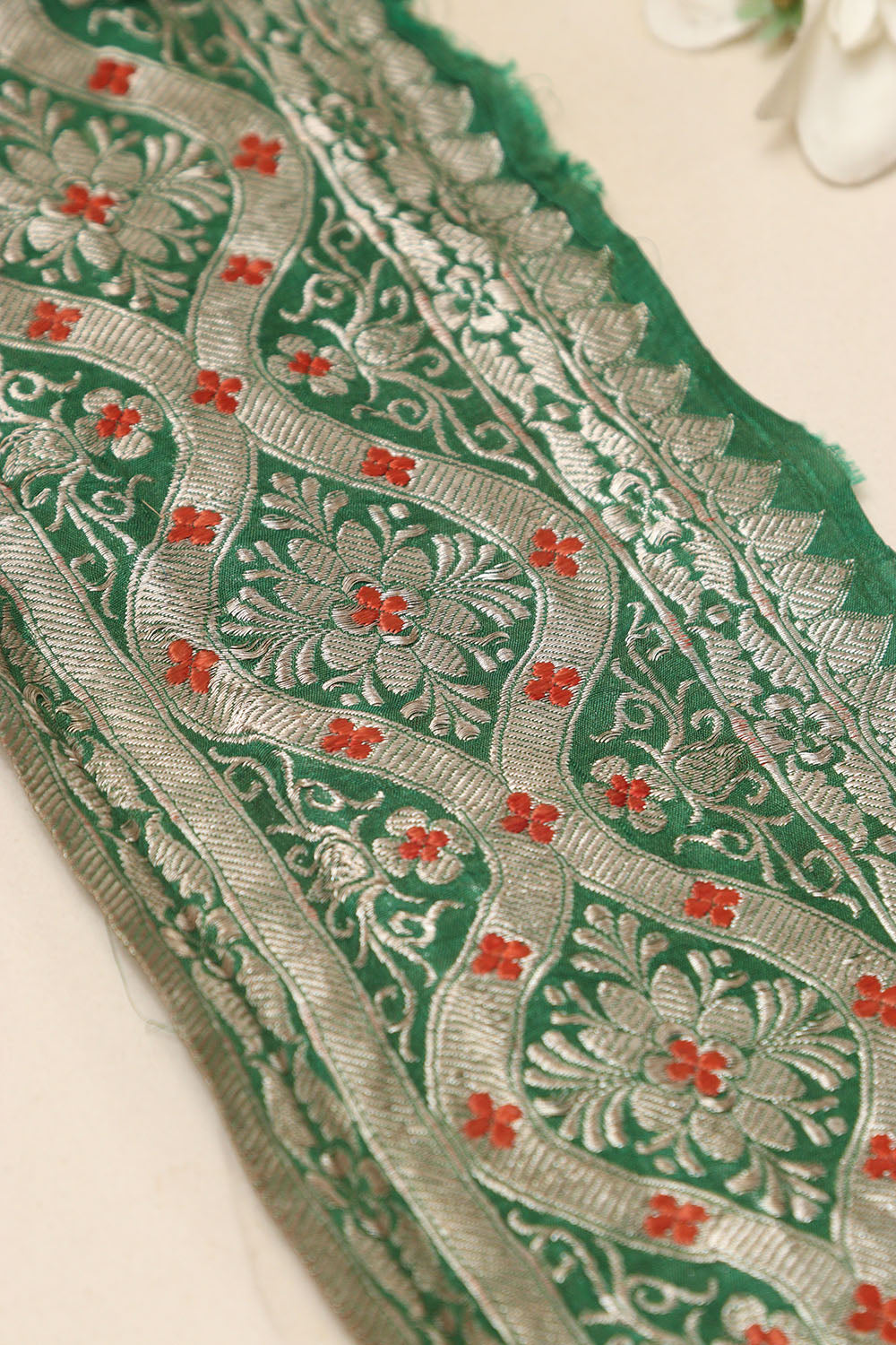 Green Banarasi Handloom Vintage Pure Silk Border Lace ( 1 Mtr ) - Luxurion World