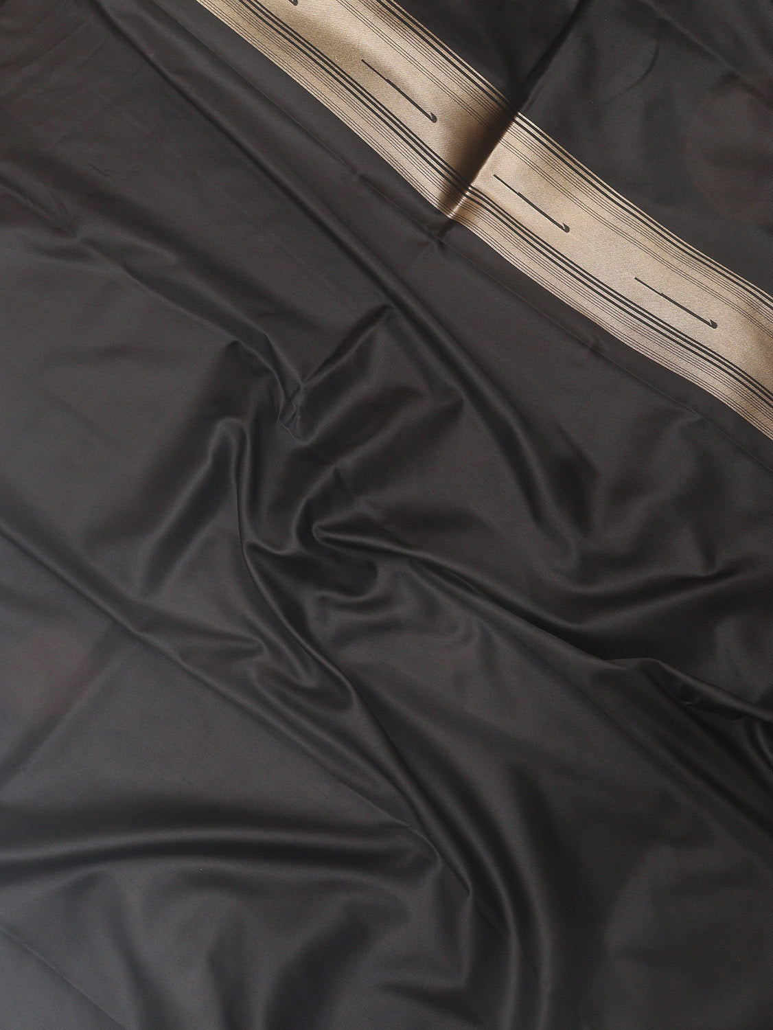 Black Paithani Silk Bird And Flower Design Saree - Luxurion World