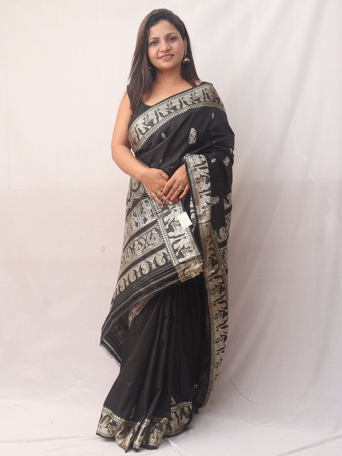 Exquisite Black Swarnachari Pure Silk Saree - Handloom Woven - Luxurion World