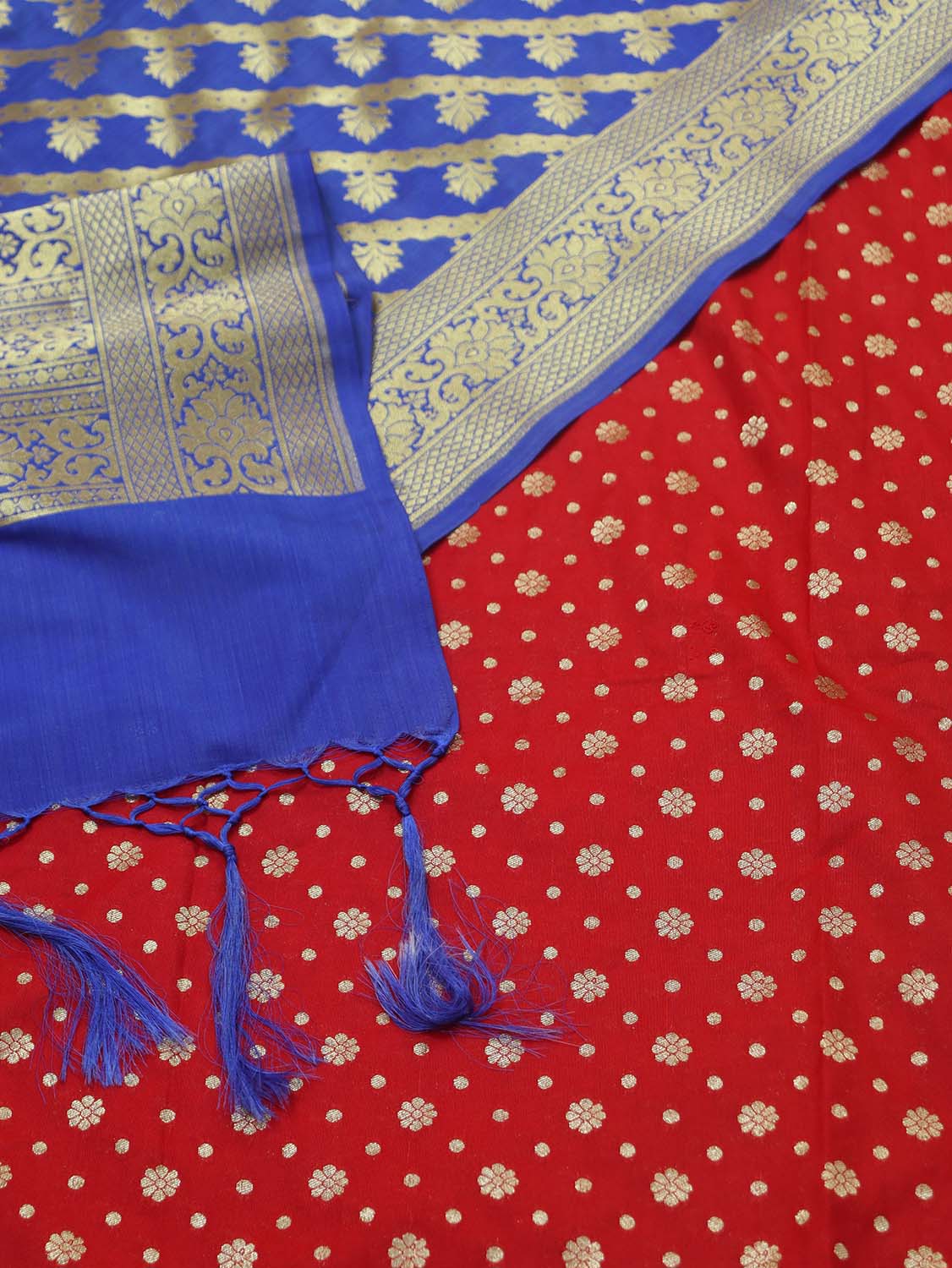 Stunning Red Banarasi Silk Fabric with Blue Dupatta and Zari Booti Design - Luxurion World