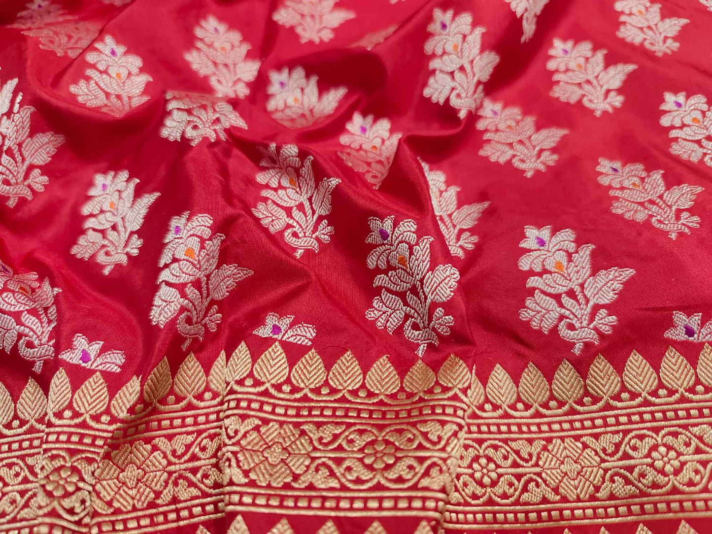 Red Banarasi Handloom Pure Katan Silk Dupatta - Luxurion World