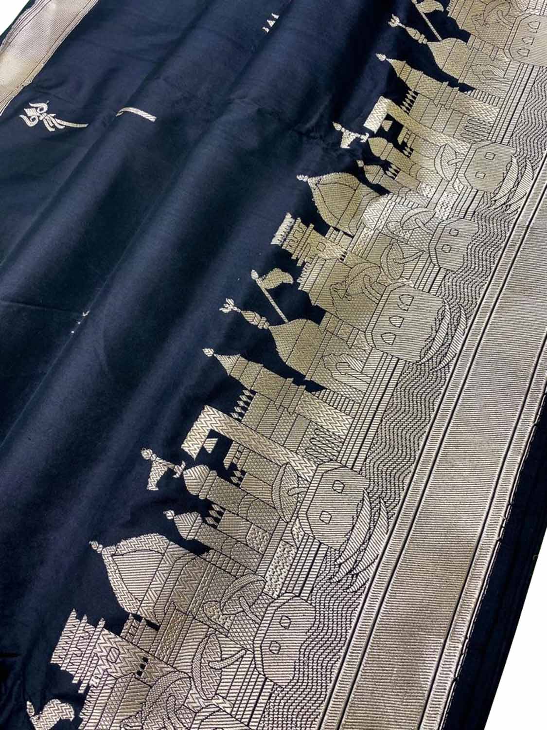 Black Banarasi Handloom Pure Katan Silk Saree - Luxurion World