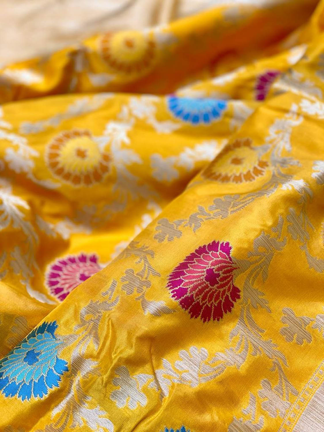 Yellow Banarasi Handloom Pure Katan Silk Meenakari Saree - Luxurion World