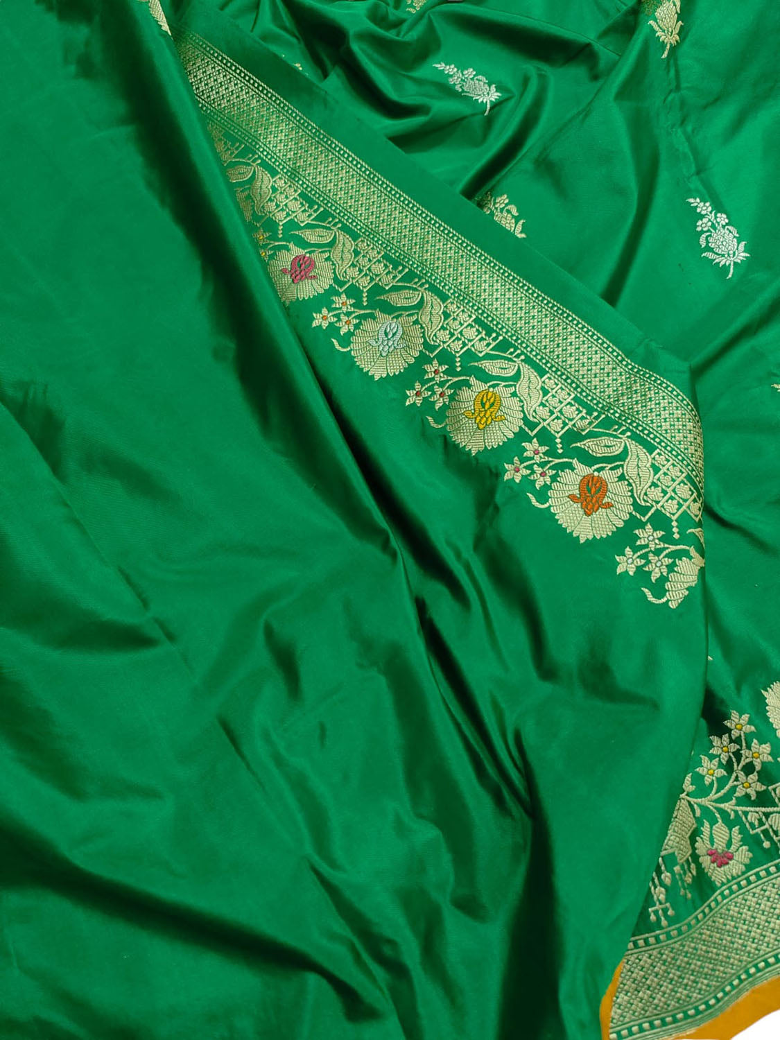 Green Banarasi Handloom Pure Katan Silk Kadwa Meenakari Saree - Luxurion World