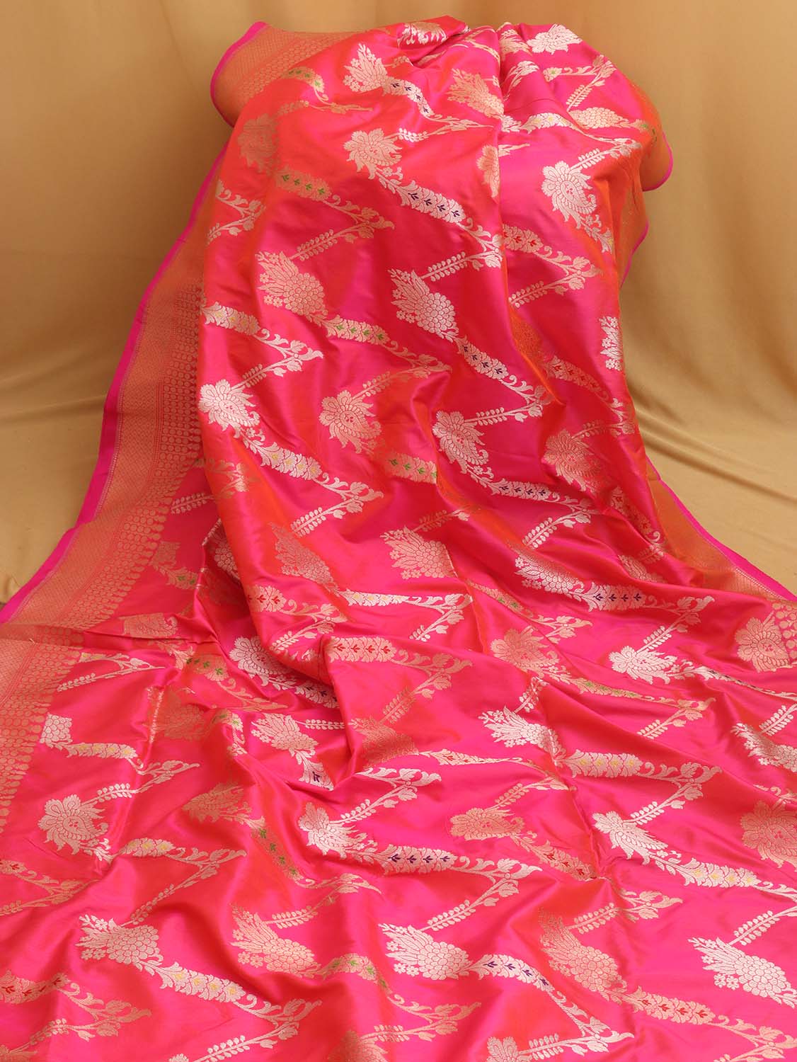 Pink Shot Banarasi Handloom Pure Katan Silk Kadwa Saree - Luxurion World
