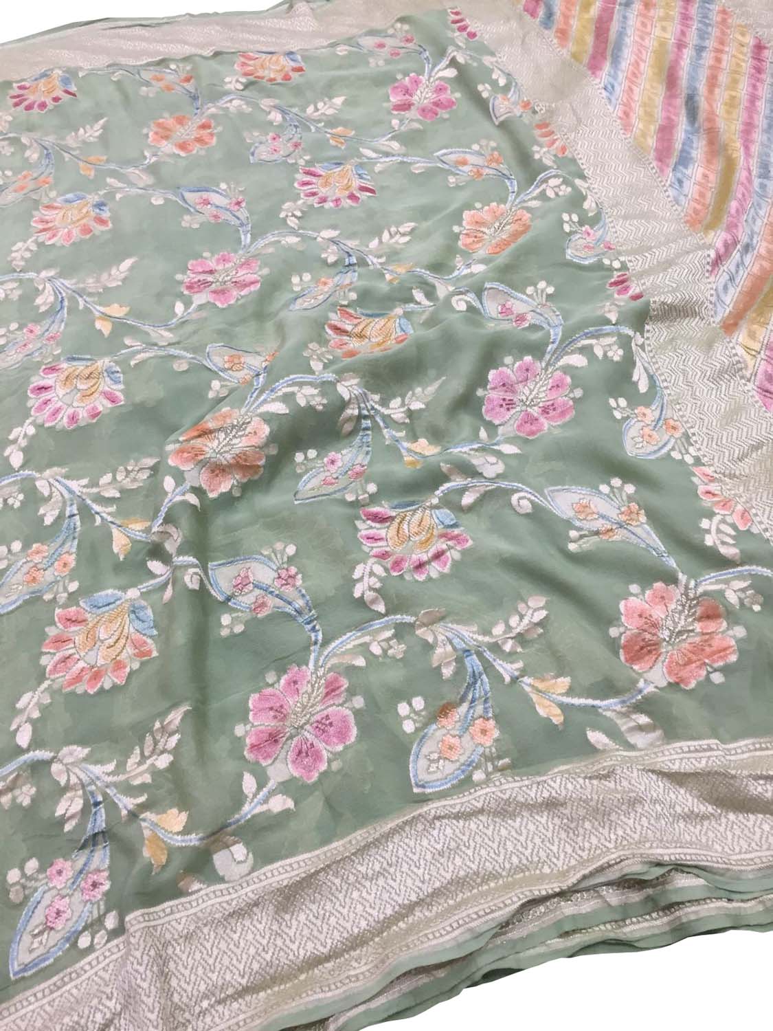 Green Handloom Banarasi Georgette Brush Dye Saree - Luxurion World