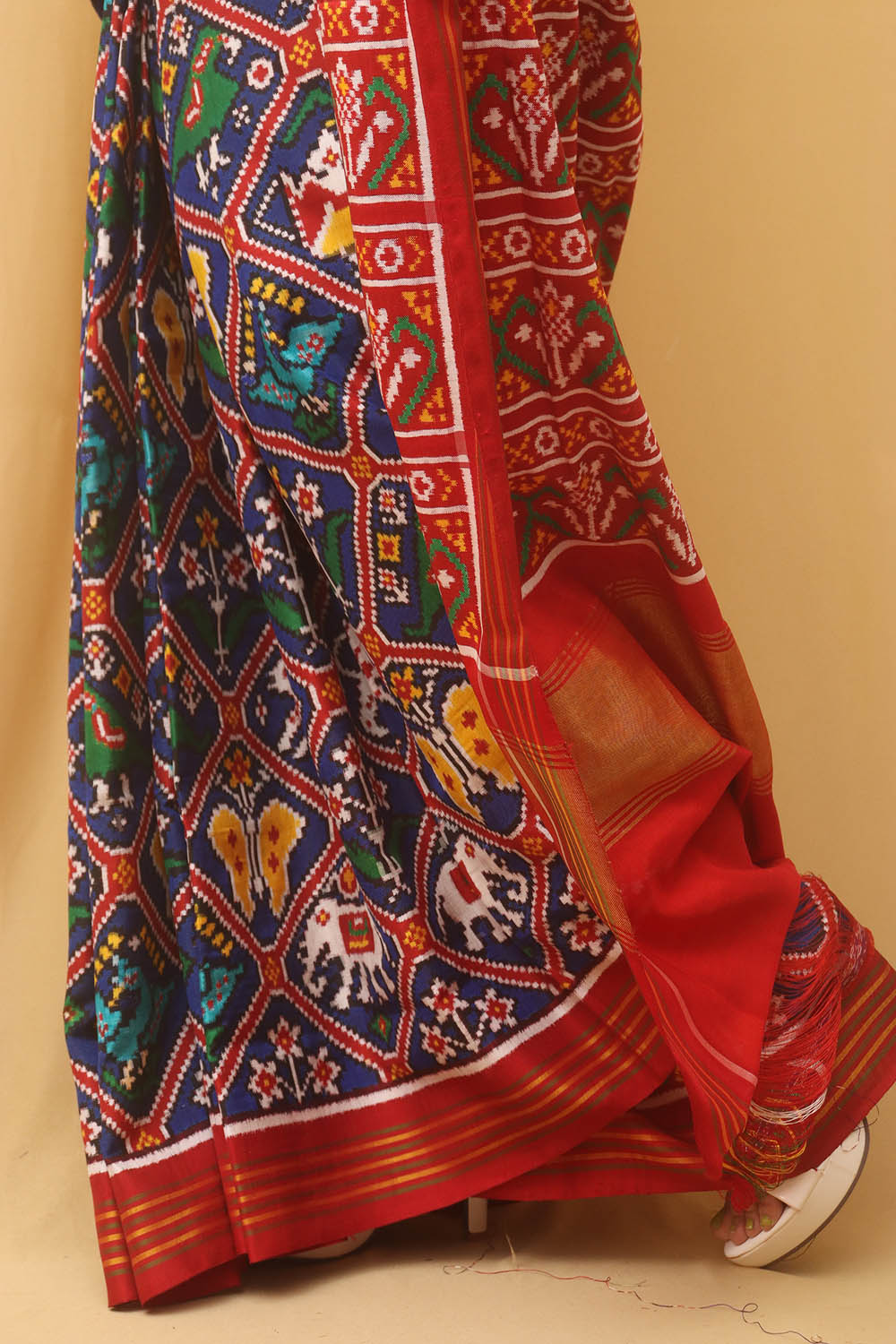 Blue Handloom Patan Patola Pure Silk Saree - Luxurion World