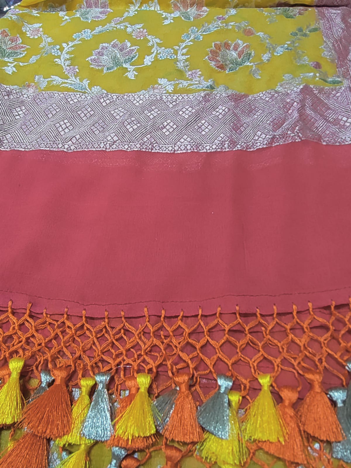 Yellow Handloom Banarasi Pure Georgette Brush Dye Dupatta - Luxurion World