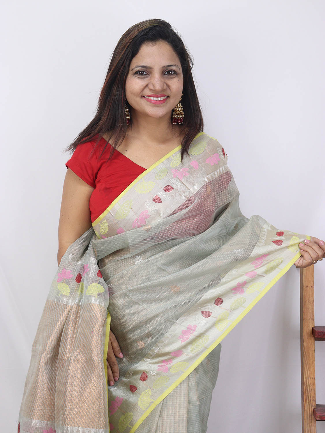 Grey Handloom Kota Doria Real Zari Bird And Flower Design Saree - Luxurion World