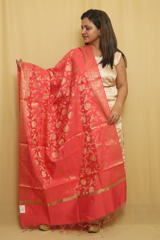 Stunning Pink Banarasi Silk Dupatta - Versatile and Elegant!