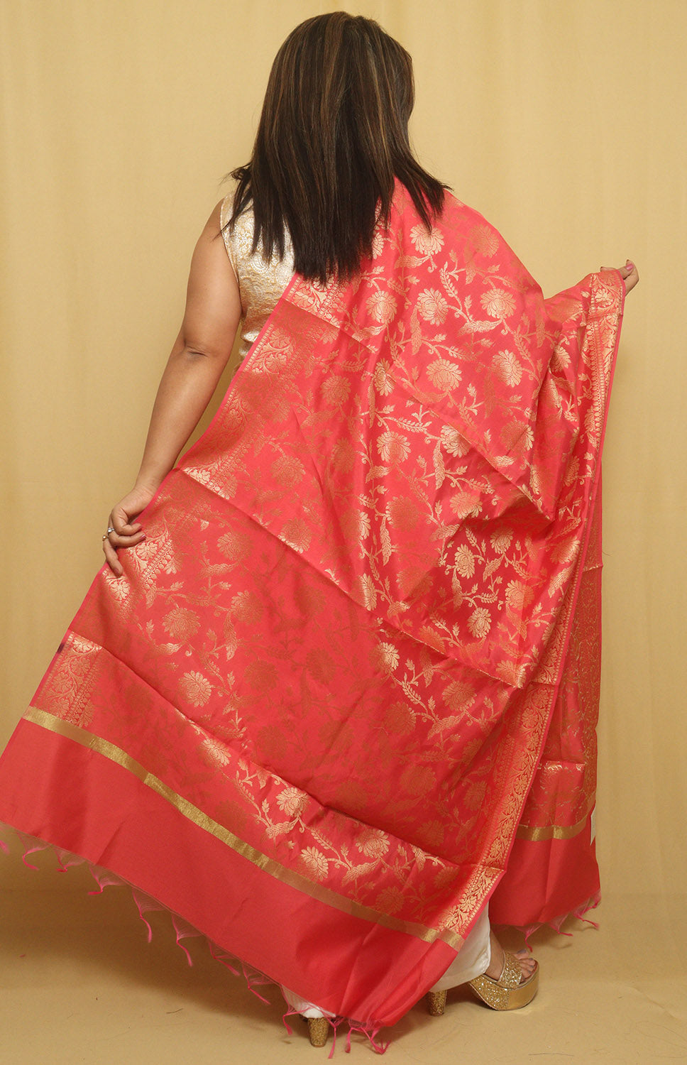 Stunning Pink Banarasi Silk Dupatta - Versatile and Elegant! - Luxurion World