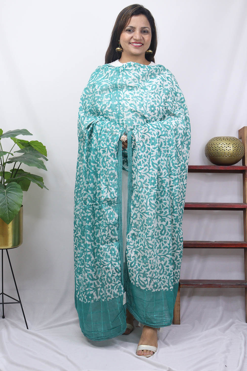 Get Trendy with a Set of 4 Stylish Batik Cotton Dupattas - Luxurion World