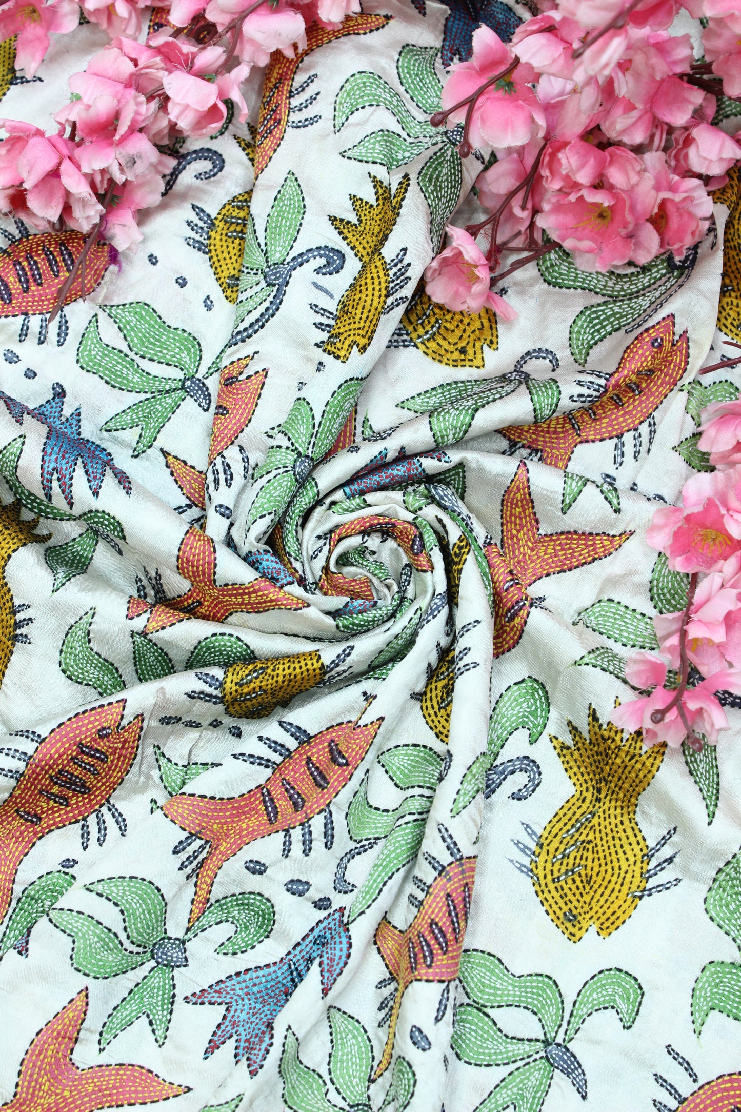 Stunning Off White Kantha Tussar Silk Dupatta with Hand Embroidery - Luxurion World