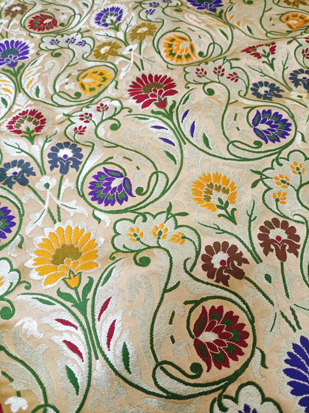 Pastel Banarasi Kimkhwab Silk Meenakari Fabric ( 1 Mtr ) - Luxurion World