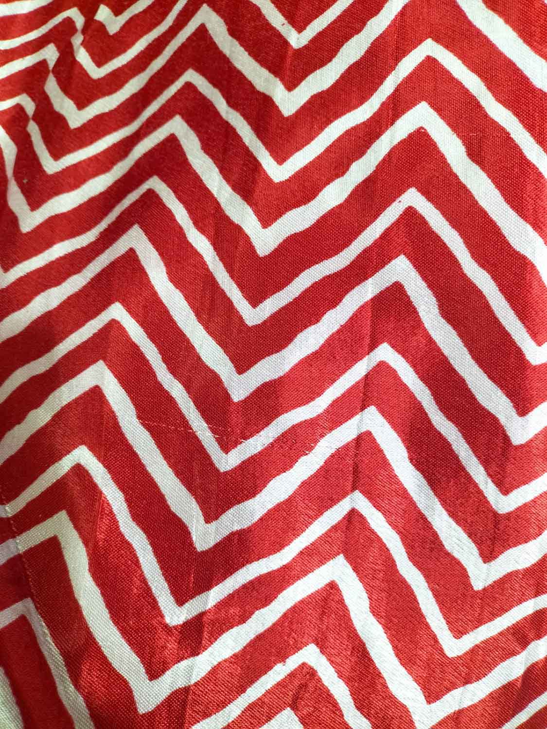 Red Digital Printed Gajji Silk Zig Zag Design Fabric ( 1 Mtr ) - Luxurion World