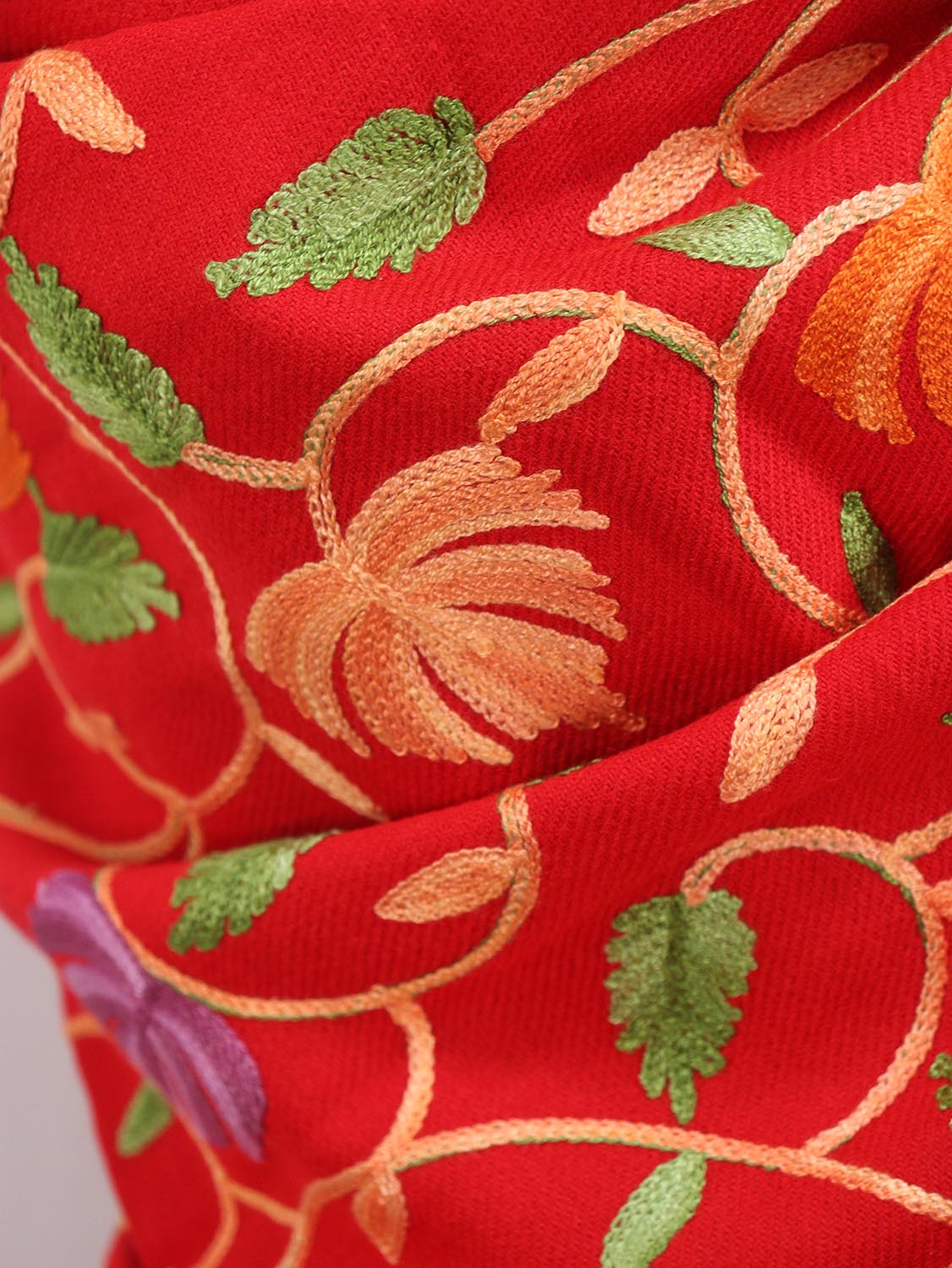 Red Embroidered Kashmiri Aari Work Woollen Stole - Luxurion World