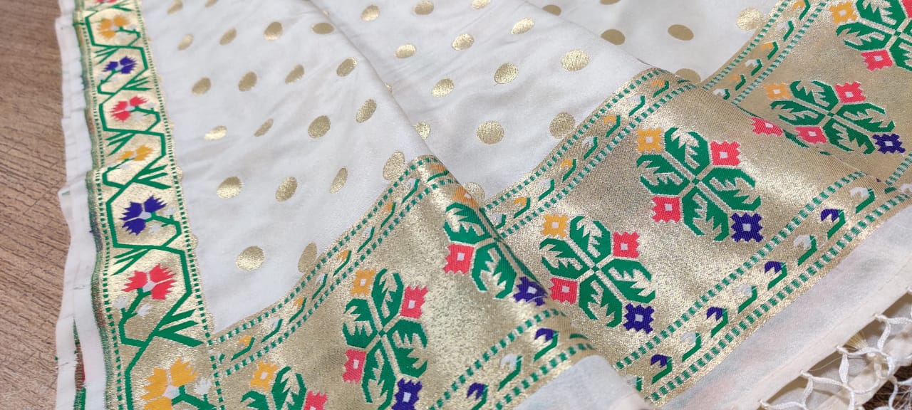 Off White Handloom Banarasi Silk Paithani Design Dupatta - Luxurion World