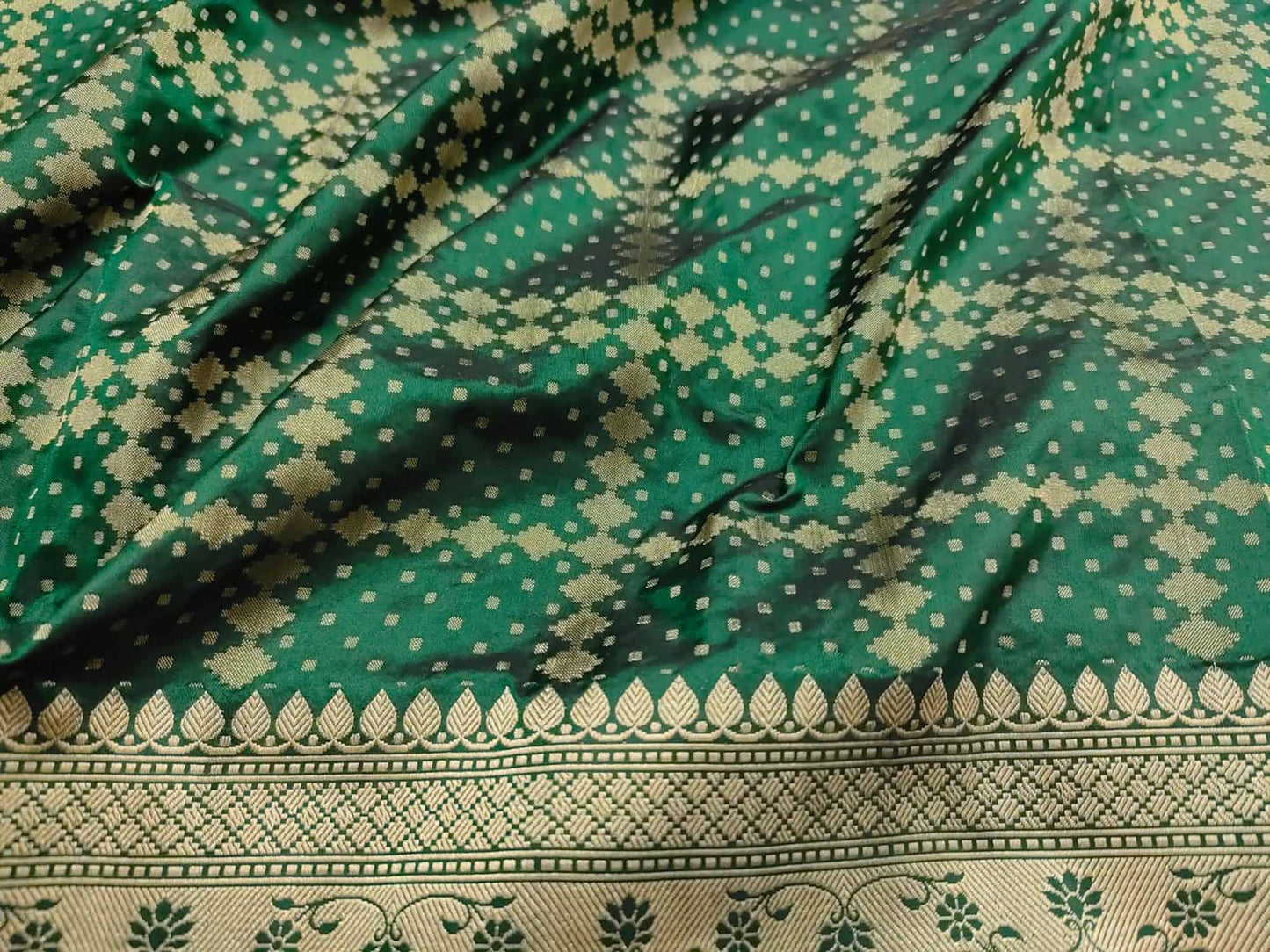Green Banarasi Handloom Pure Katan Silk Dupatta - Luxurion World
