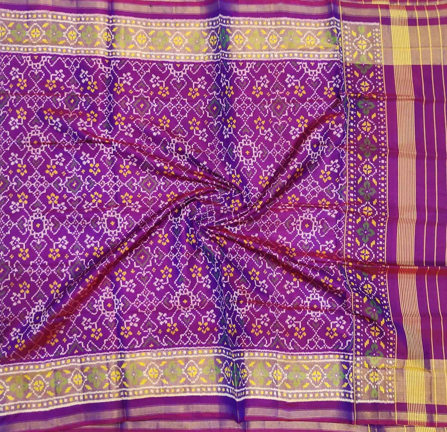 Purple Handloom Single Ikat Patola Pure Silk Dupatta - Luxurion World