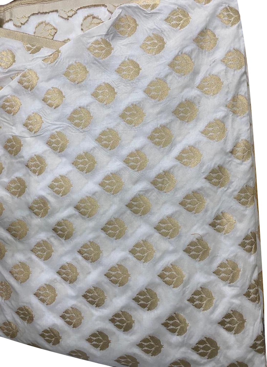Dyeable Banarasi Silk Fabric ( 2.5 Mtr ) - Luxurion World