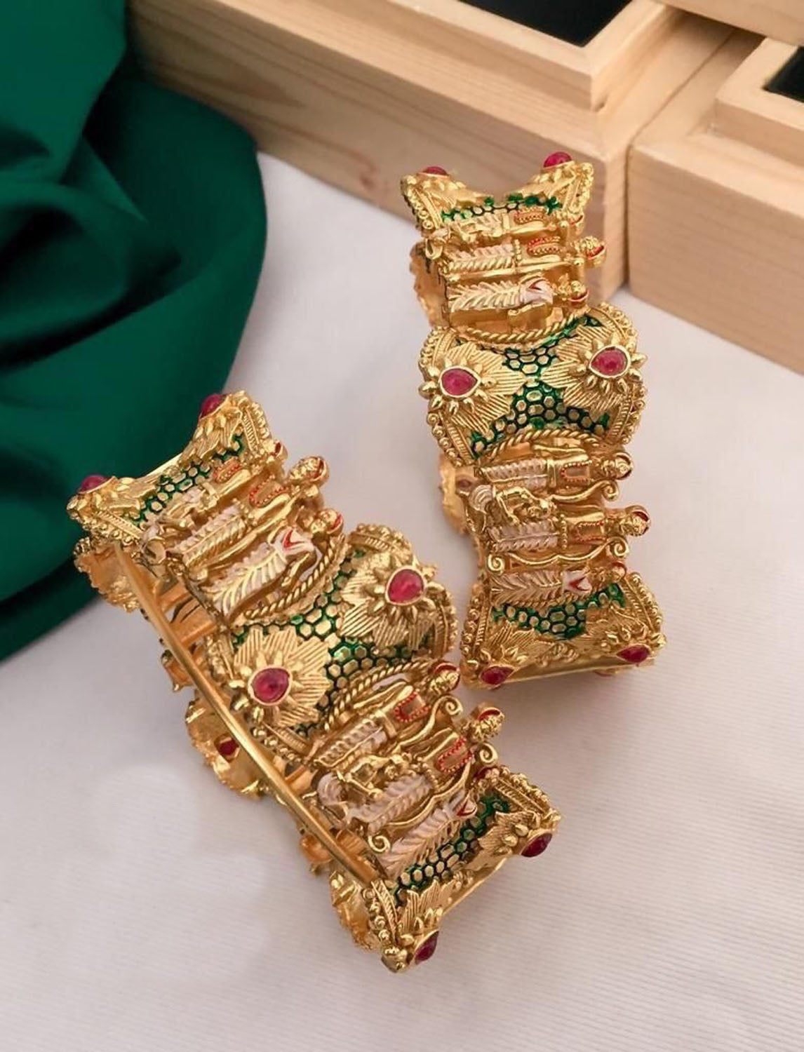 Golden Kundan Bangles - Luxurion World