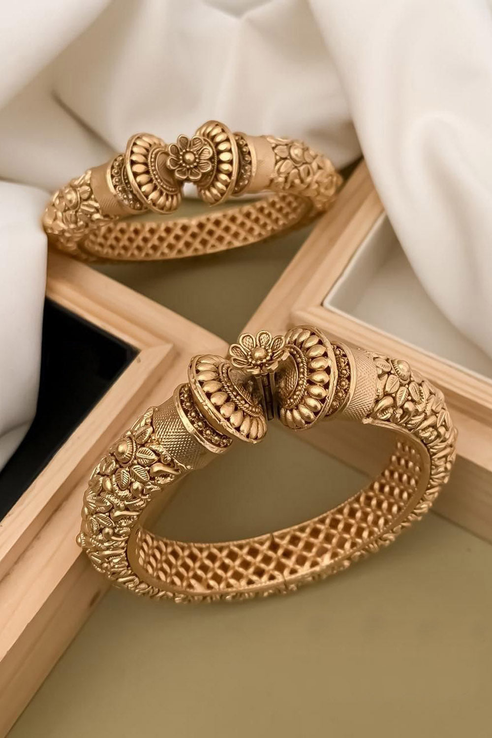 Golden Kundan Bangles - Main Image