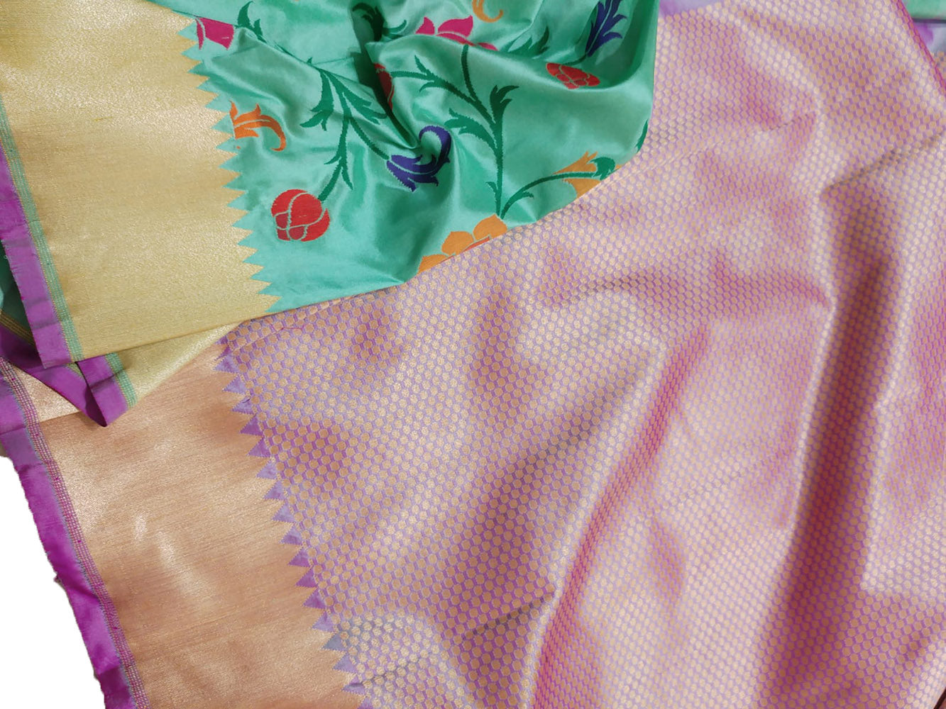 Blue Handloom Banarasi Pure Katan Silk Floral Design Saree - Luxurion World