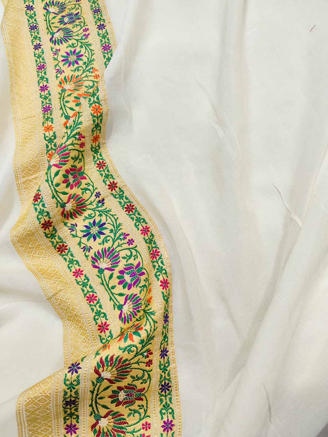 Dyeable Banarasi Handloom Pure Georgette Meenakari Saree - Luxurion World