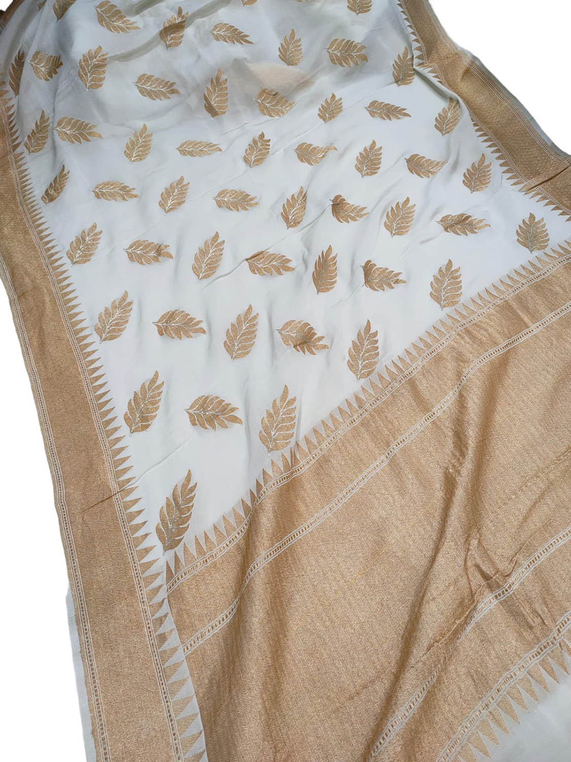 Dazzling Dyeable Banarasi Handloom Georgette Saree - Luxurion World