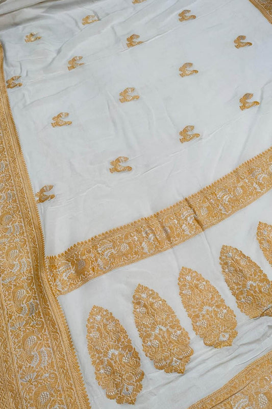 Dyeable Banarasi Georgette Saree: Handloom Pure Elegance - Luxurion World