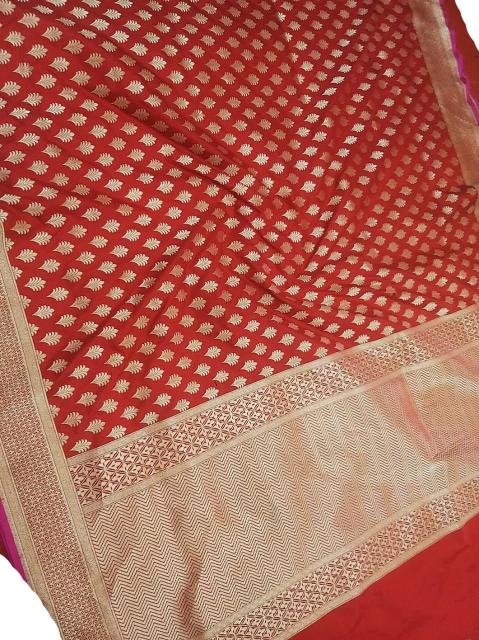 Red Handloom Banarasi Soft Katan Silk Opara Fully Kariyal Weaved Saree - Luxurion World
