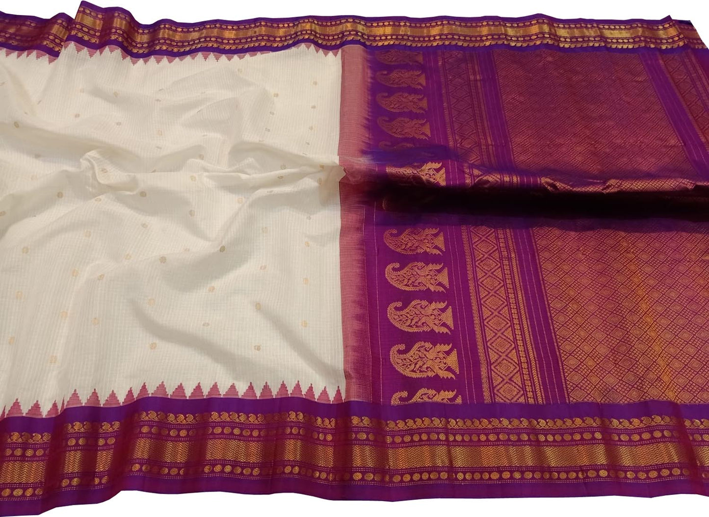 Off White Gadwal Handloom Sico Saree - Luxurion World