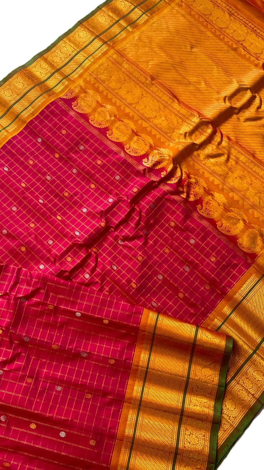 Pink Handloom Gadwal Pure Silk Saree - Luxurion World
