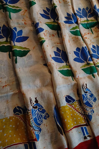 Off White Batik Hand Painted Pichhwai Mulberry Silk Floral Design Saree - Luxurion World