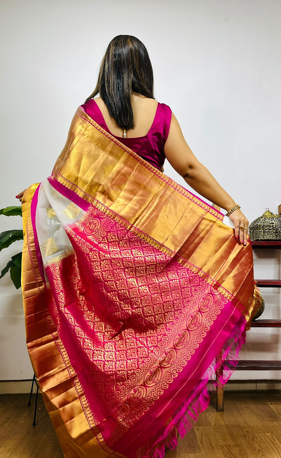 Off White And Pink Handloom Kanjeevaram Pure Organza Silk Saree - Luxurion World