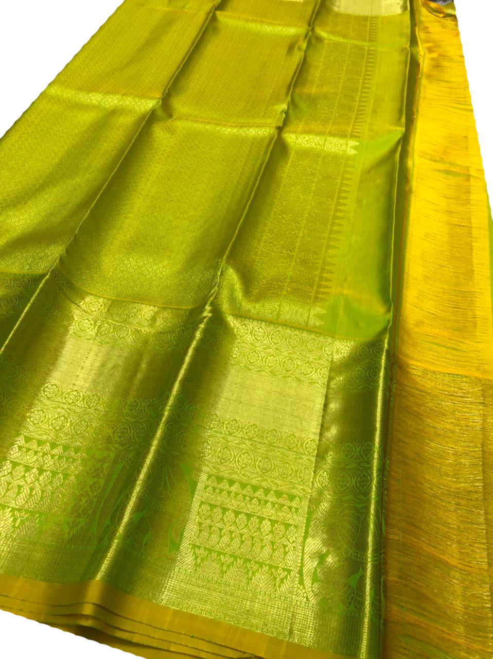 Green Handloom Kanjeevaram Pure Silk Saree - Luxurion World
