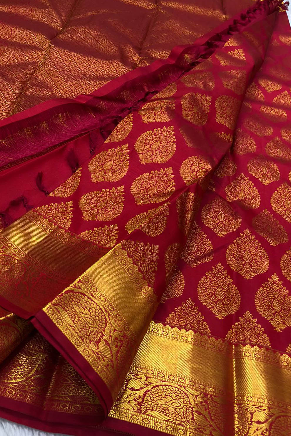 Red Handloom Kanjeevaram Pure Silk Saree - Luxurion World