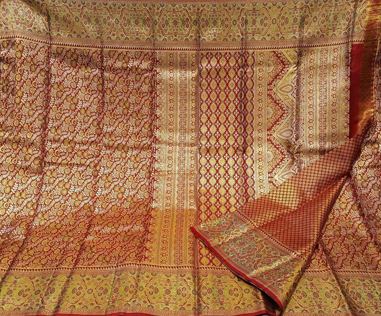 Shop the Finest Maroon Kanjeevaram Handloom Pure Silk Saree Online - Luxurion World