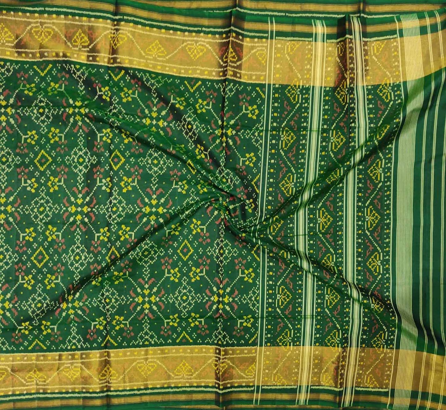 Green Handloom Single Ikat Patola Pure Silk Saree - Luxurion World