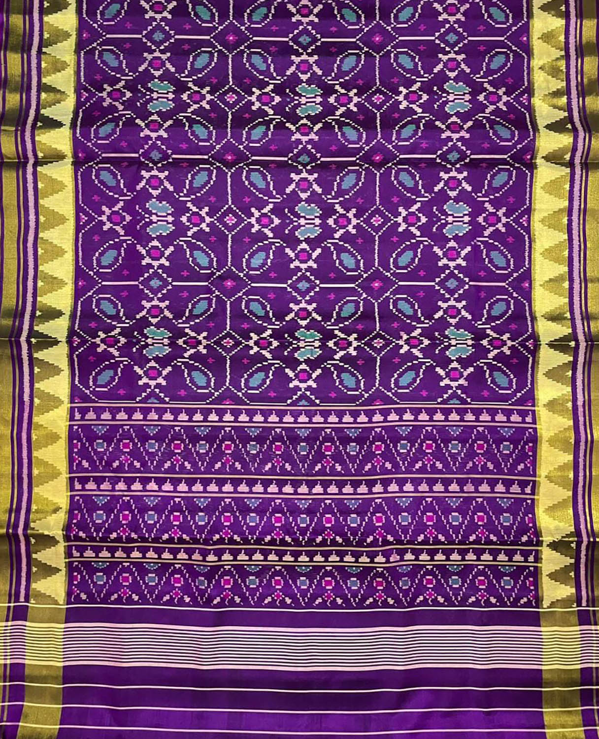Exquisite Purple Handloom Patola Single Ikat Silk Saree - Luxurion World